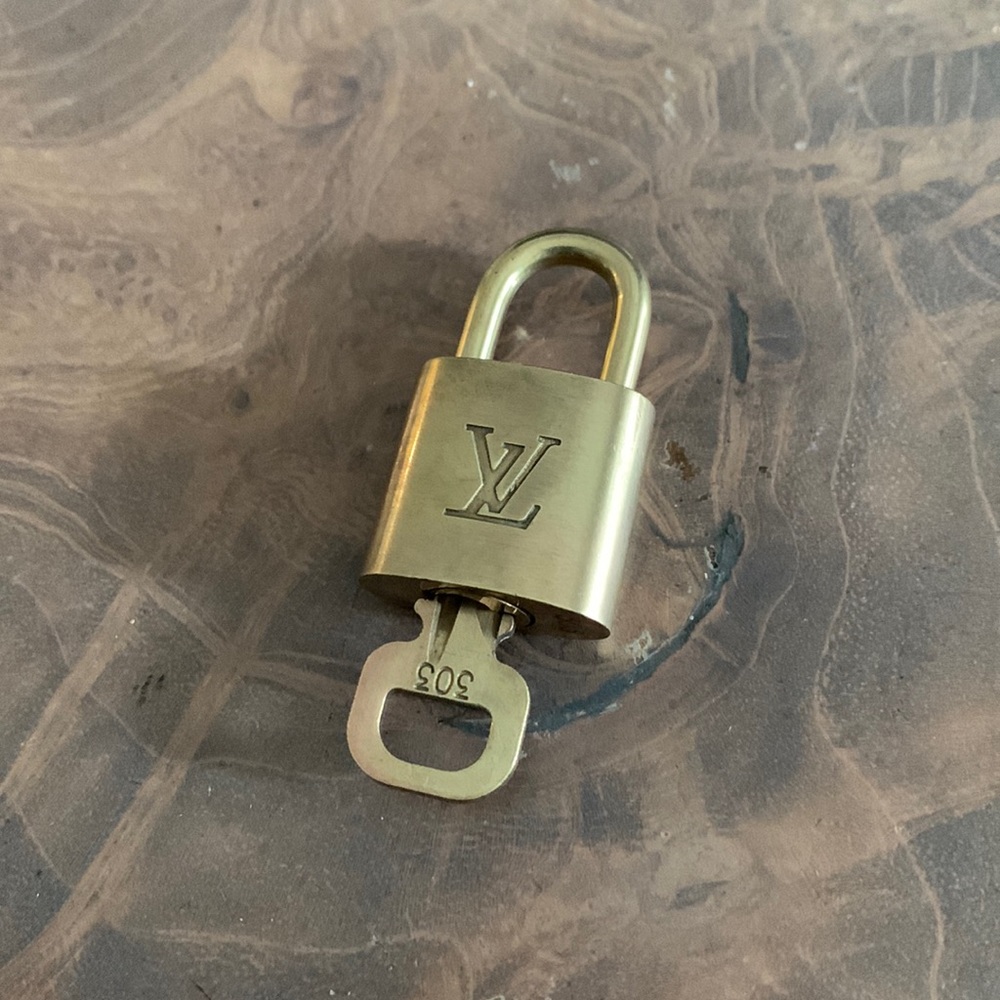 Louis Vuitton key and lock #303